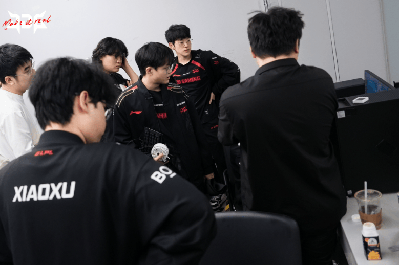 JDG以, alt, stron